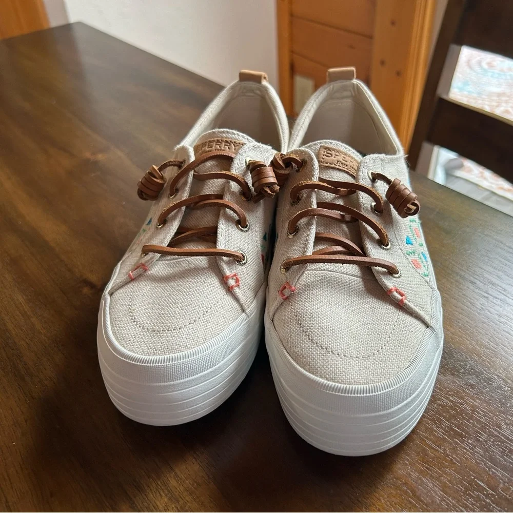 Sperry crest vibe canvas shoes - Picture 2 of 8